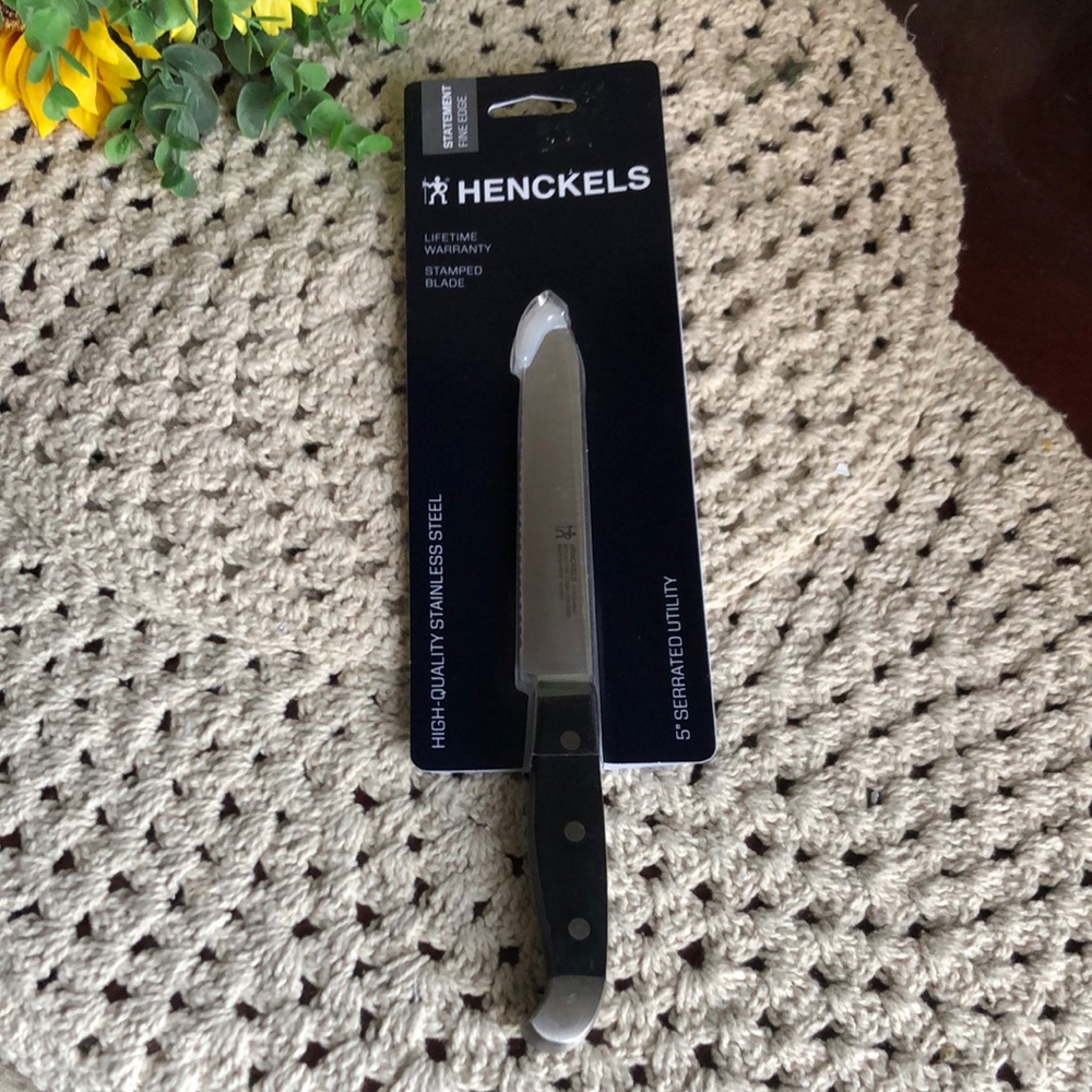 Henckels 5" Serrated Utility Knife - Black Handle